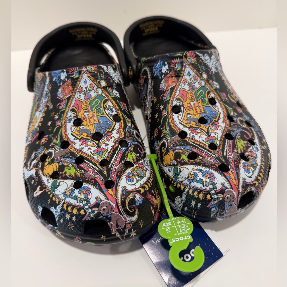 NWT Harry Potter X Vera Bradley Crocs Classic Clogs - Unisex M7/W9